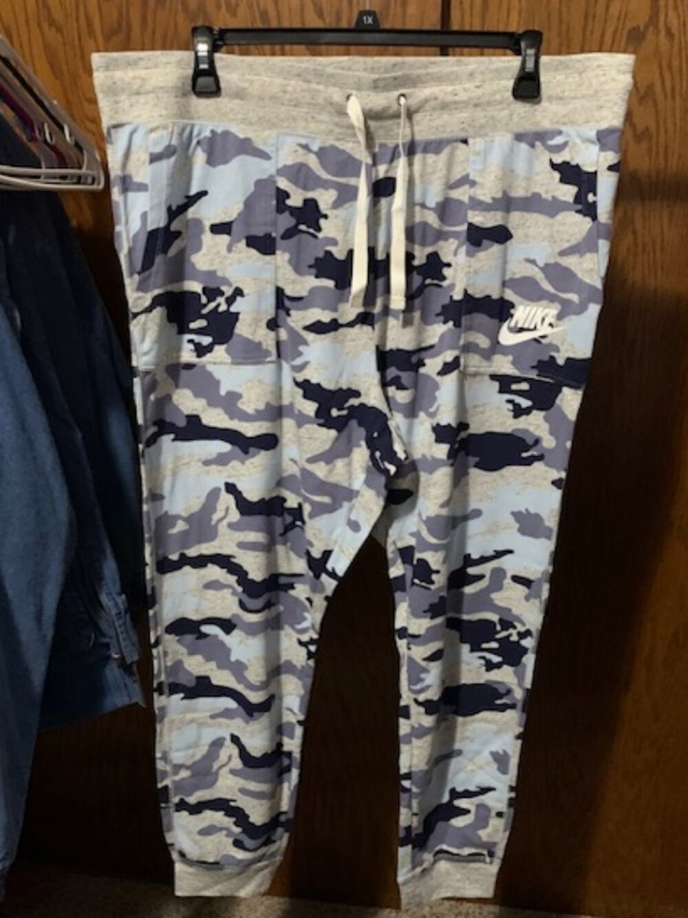 NWOT Nike Camo jogging pants
